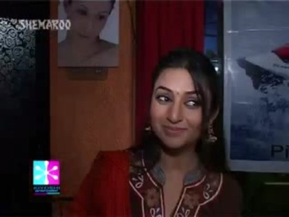 15s1leg - Divyanka Tripathi