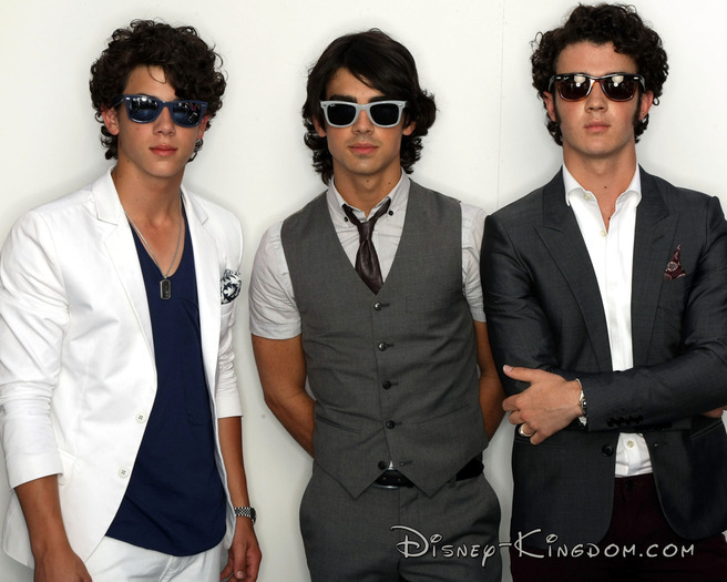 LFLGZLZZBJOKVBPMVGC - Jonas Brothers Photoshotts