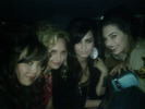 twitter-pics-demi-lovato-8823427-600-450