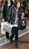 miley-cyrus-dublin-shopper-15