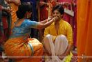 33175-ambika-putting-haldi-to-ranvir