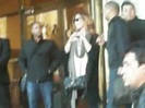 Demi Lovato Saludando en el hotel Radisson Uruguay 29_04_12 0594