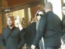 Demi Lovato Saludando en el hotel Radisson Uruguay 29_04_12 0655