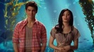 Oceans Bloopers - Joe Jonas and Demi Lovato 0060