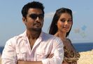 178576-r-madhavan-and-bipasha-in-the-movie-jodi-breakers