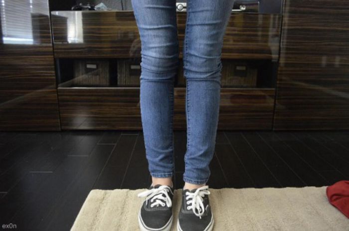 　　　　　　@LAURA ↘ is my friend ↙