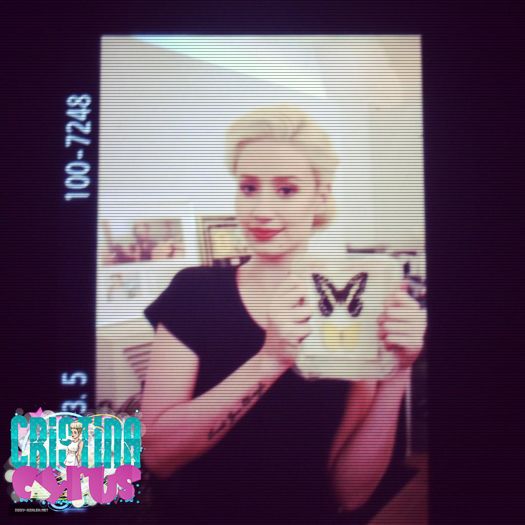 ♡ cσνєη ♡ *vine de sus cu lazania în mână* :C