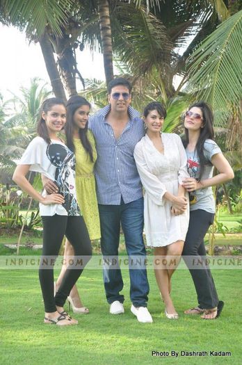 63395-1-large - Akshay Kumar