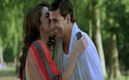 Akshay-Kumar-and-Deepika-Padukone-in-Housefull