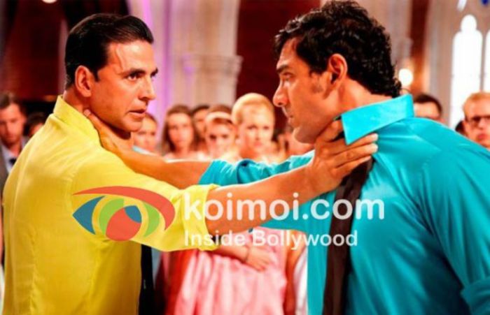 Akshay-Kumar-John-Abraham-Housefull-2-Movie-Stills-560x361