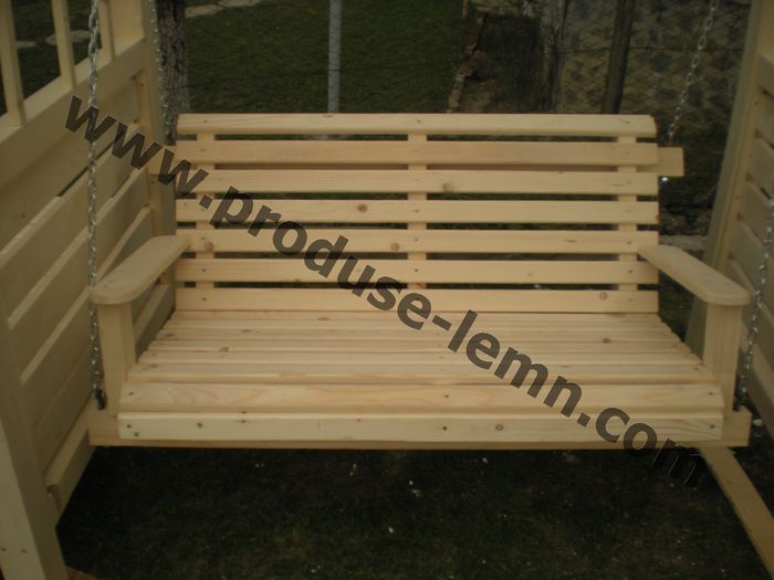 DSCN7745 - 23 Balansoar din lemn cu banca si pat