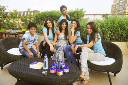 Zarine-Khan-Asin-Jacqueline-Fernandez-and-Shazahn-Padamsee-with-Wardha-Nadiadwala-during-the-latters - Jacqueline Fernandez