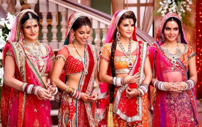 f9uqx7mzgdwulslt.D.0.Asin-Thottumkal-Jacqueline-Fernandez-Shazahn-Padamsee-Zarine-Khan-Movie-Housefu - Jacqueline Fernandez
