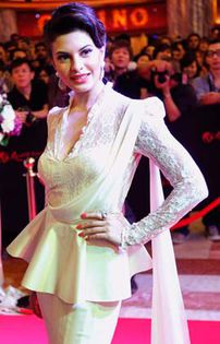 house19 - Jacqueline Fernandez