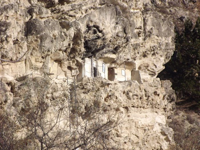 grota sf ambrozie - atractii turistice la naieni
