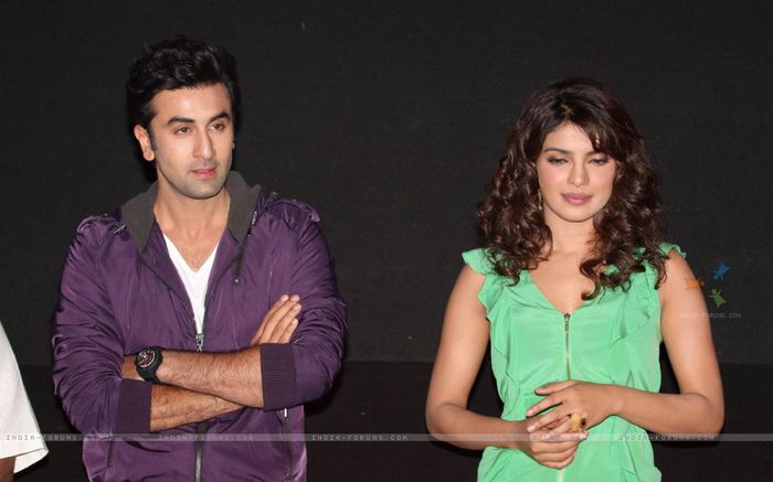 210883-ranbir-kapoor-and-priyanka-chopra-at-film-barfi-theatrical-trai