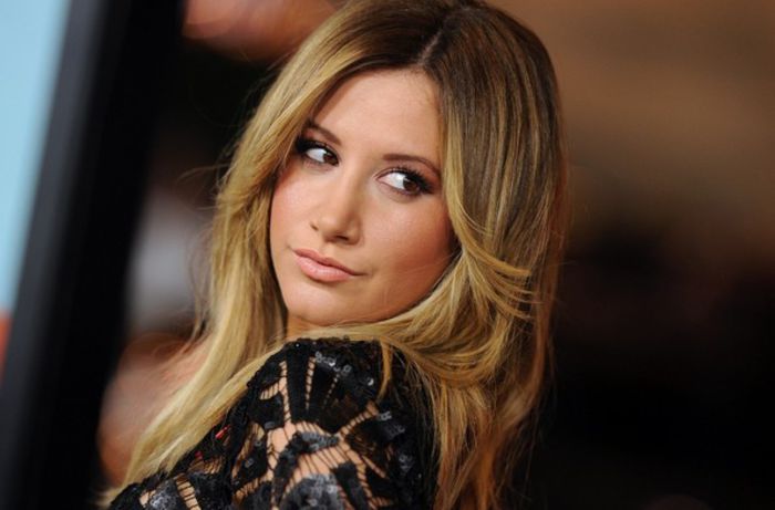 Ashley Tisdale - ASHLEY TISDALE LA THAT AUKWARD MOMENT