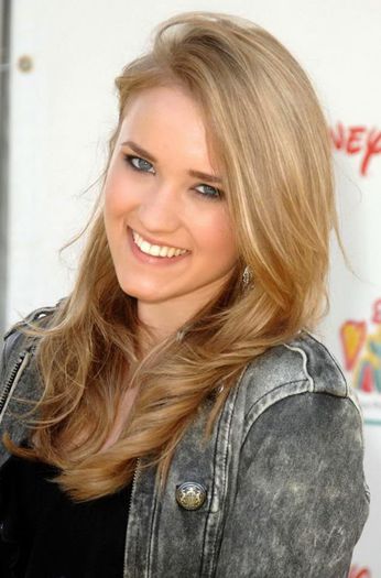 Emily Osment-Lelani Mayolanofavich - Prietenii tai