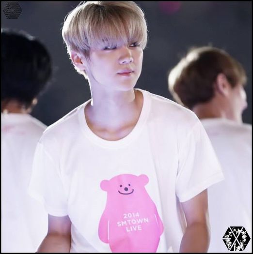 han| Pa. :* #S-L. Bine, tu? :* #H. Îl găseşte el. :)) #M. - ix __ Episodul 069 __ xi
