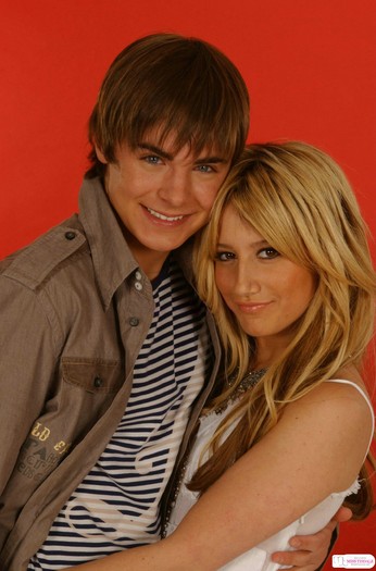 Ashley Tisdale si Zac Efron - ASHLEY TISDALE SI ZAC EFRON