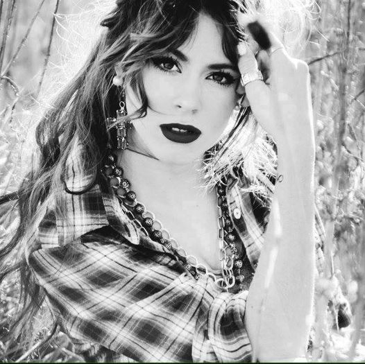 10307170_247629848777899_402597678824836875_n - Martina Stoessel