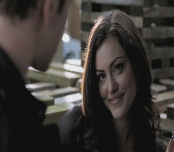 ✿ - *se ridica in f;;nd si se intoarce cu spatele* Partea asta ai ratat-o. =)))) - here - episode 32 - done