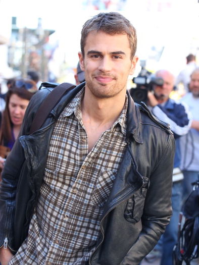 theo-james-next-r-pattz--large-msg-136356253881 - x-The handsome Theo James