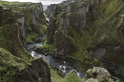 Canionul Fjadrárgljúfur -Islanda