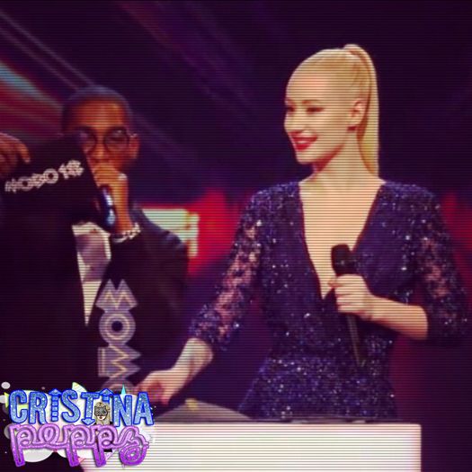 ♡ cσνєη ♡ *aruncă cu înghețată în ea* hai că tu ești aia deșteaptă :X - Epii 11 _ The idea turns into fact