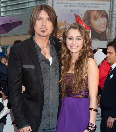 00221917dec40b57783c0d - miley la mai multe premieri Hannah Montana The movie