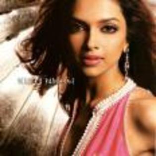 Deepika_Padukone_1254732590_3