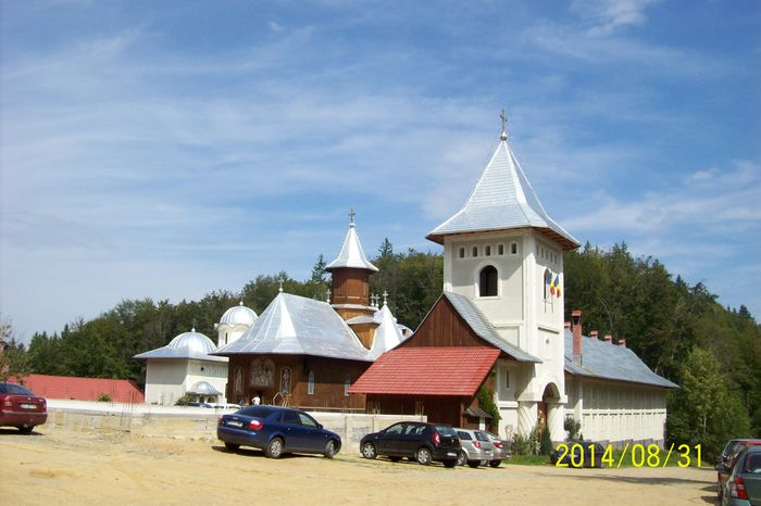 100_6735 - MANASTIREA DEJANI DIN TARA FAGARASULUI