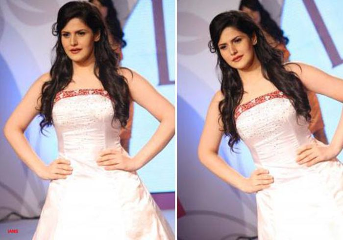 10561629_797106970311537_2384121914713705701_n - Zarine Khan