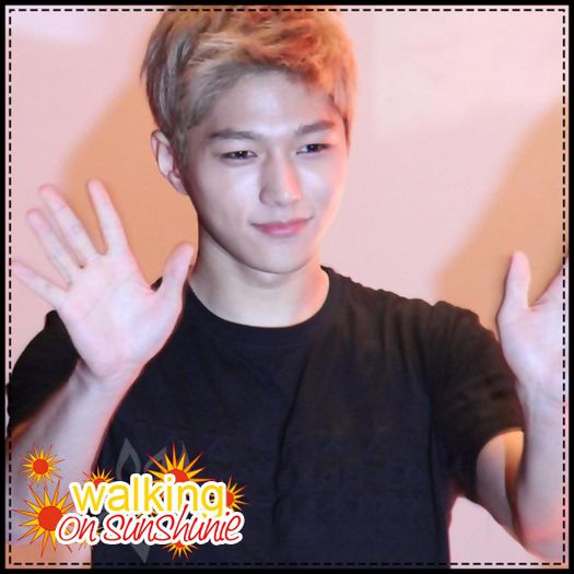 ∞ *vine cu sucurile* Ah..Kookie..vroiai si tu ceva? :-s :) *ii da sucul lui Suzz*