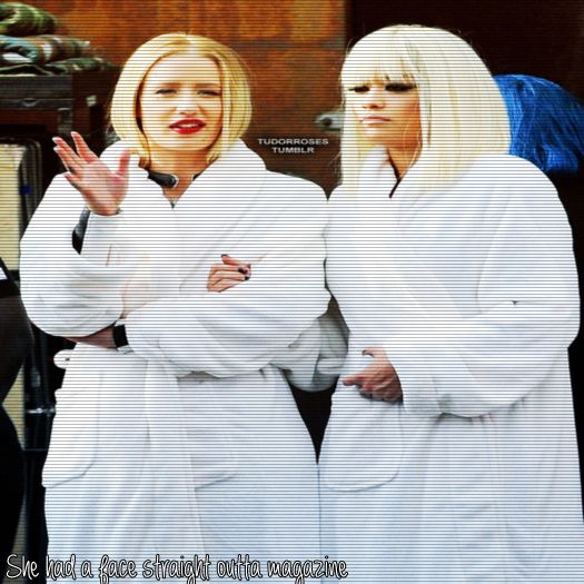 ♡ cσνєη ♡ *vine de la duș* CE MAI FACEȚI ??? :x