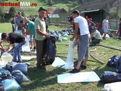 BORSA MARAMURES 1.5 KM PATRATI DE PLATOU ASFALTAT; Dinner Night 
http://www.youtube.com/watch?v=iyDOtpP_TPo&list=PL941356E9F0B596FB
