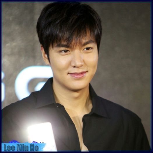 $| Toţi băieţii vor, zic. :)) Bine, nu-s genul care sare pe fete. Nu te veolez, [des]; stai calmă. :))
