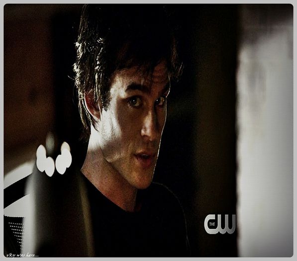 #► |vine rostogolindu`se pe scari cu un ursulet in brate si o sticla in mana care se varsa [cl]; toata pana ajunge jos|
