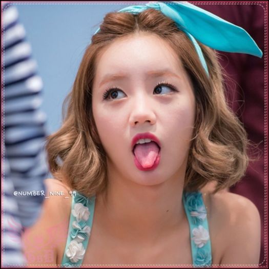H| De ce? ;-; #Lh. Noapte bună porumbi. :* #L;S