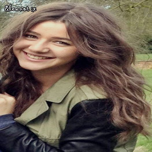 *intra in casa cu multe pungi*