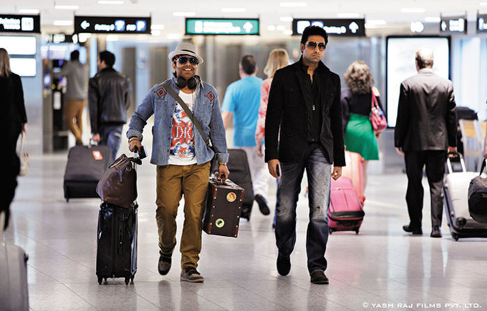 abhishek-bachchan-uday-chopra-still-from-film-dhoom-3_138683405360 - Uday Chopra