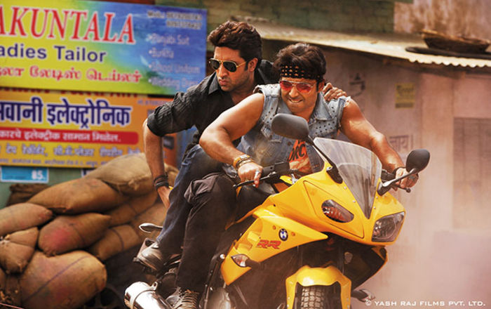 abhishek-uday-chopra-bike-stunt-still-from-film-dhoom-3_1386834053200 - Uday Chopra