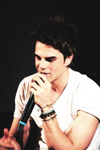 *canta cu salam* b-)