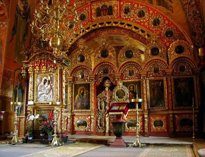 MANASTIREA HORAITA CATAPETEASMA