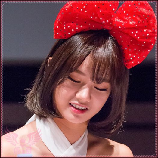 H| Dae.. uhm.. [ia de după gât ursul] Mi-a devenit companie în timpul somnului. :3 :)) - ii - Hyeri Room - ii