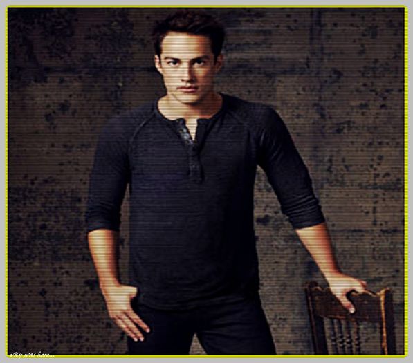 #► Iti mai cant stai sa`mi iau inspiratia...#steff|ia o sticla si bea|[cl]; + Si noi sub tine... Adica de tine...#damon=)))
