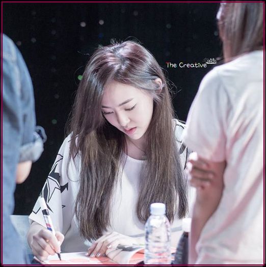 somi] Hyun oppaa. :o3 [merge la el; îi dă cutile] La mulţi ani! :o3 - ix __ Episodul 074 __ xi