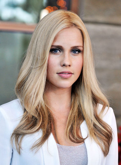 14730534513766alox5jbrmw - Claire Holt