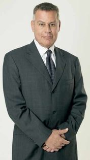 Constantino Costas en Rosa diamante