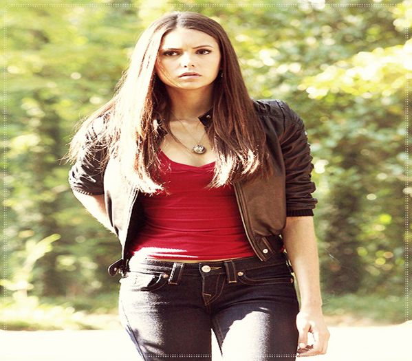 》*il vede* Ce faci ? :3 clk; [n-am mai intrat prea mult pe benzi x_X azi am zugravit cu mama=)) ieri a venit varamea si a dormit la noi..]
